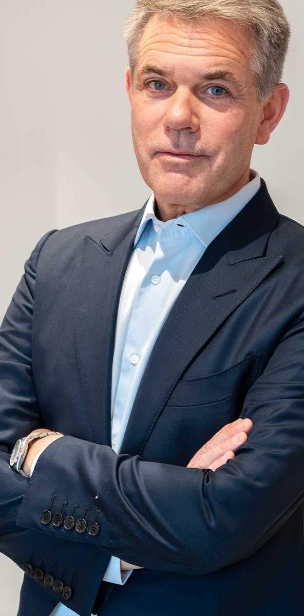 Fotografía del CEO Ola Rollén en la sala de juntas